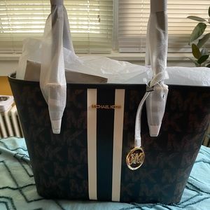 Michael Kors Jet Set Tote
